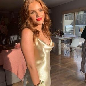 Meet your Posher, Ella